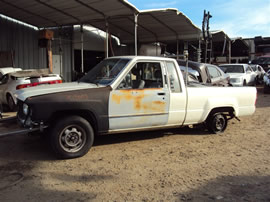 1984 TOYOTA PICK-UP HILUX, 2.4L EFI AUTO 2WD, COLOR WHITE, STK Z15003